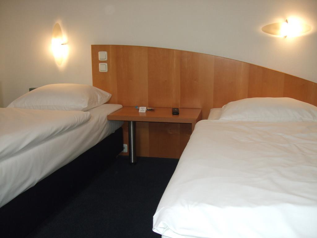 Sporthotel Wiedenbrueck Rheda-Wiedenbrück Zimmer foto